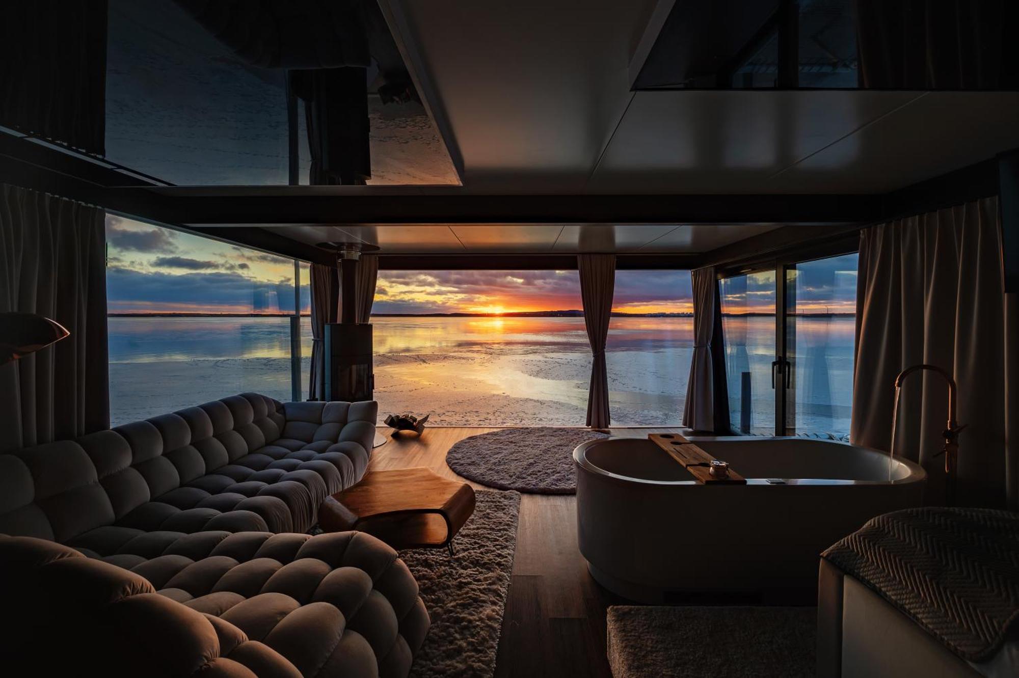 Grand Ht Houseboats - Domki Na Wodzie - Sauna, Jacuzzi, Kominek Мельно Экстерьер фото