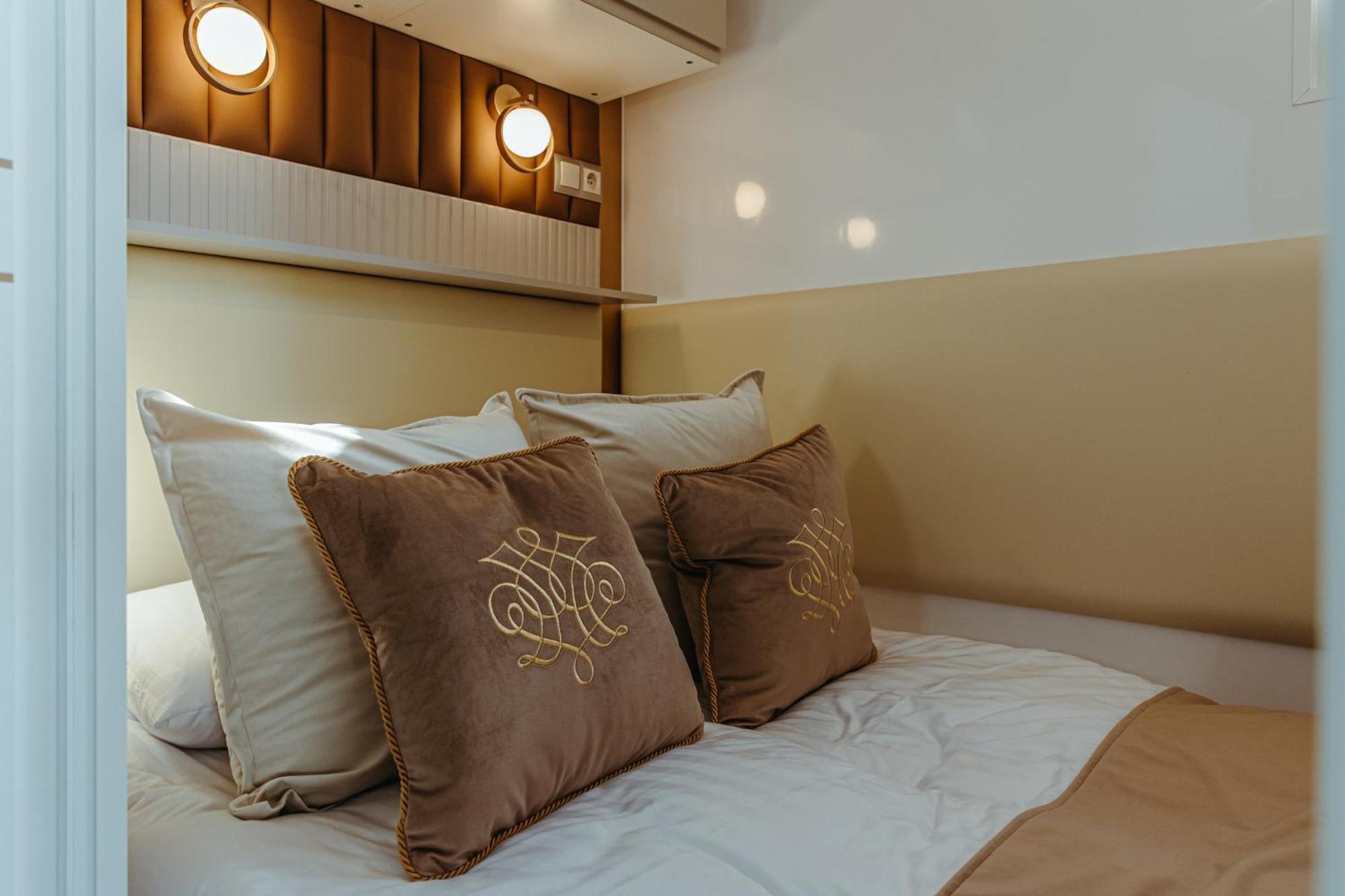 Grand Ht Houseboats - Domki Na Wodzie - Sauna, Jacuzzi, Kominek Мельно Номер фото
