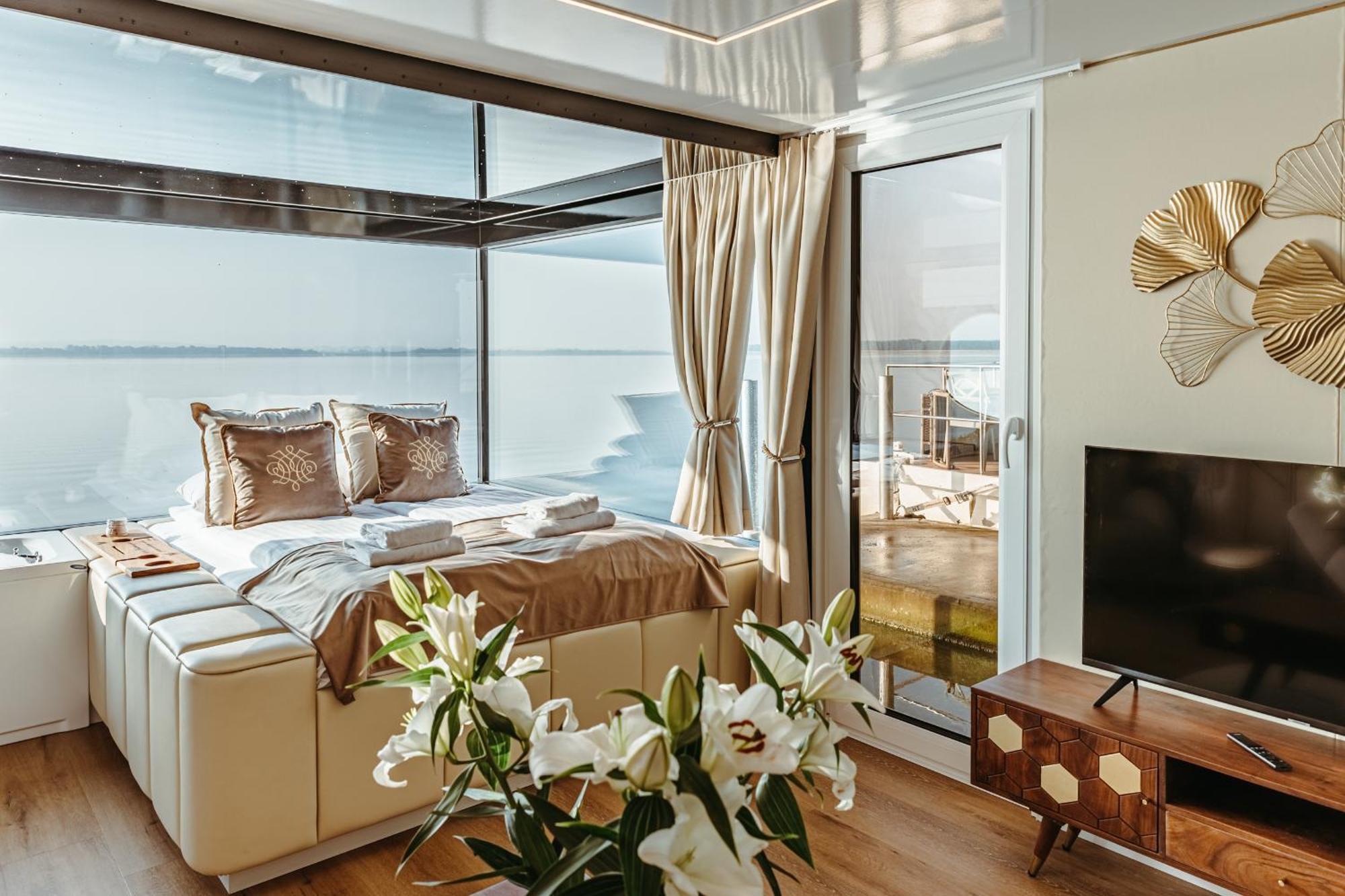 Grand Ht Houseboats - Domki Na Wodzie - Sauna, Jacuzzi, Kominek Мельно Экстерьер фото