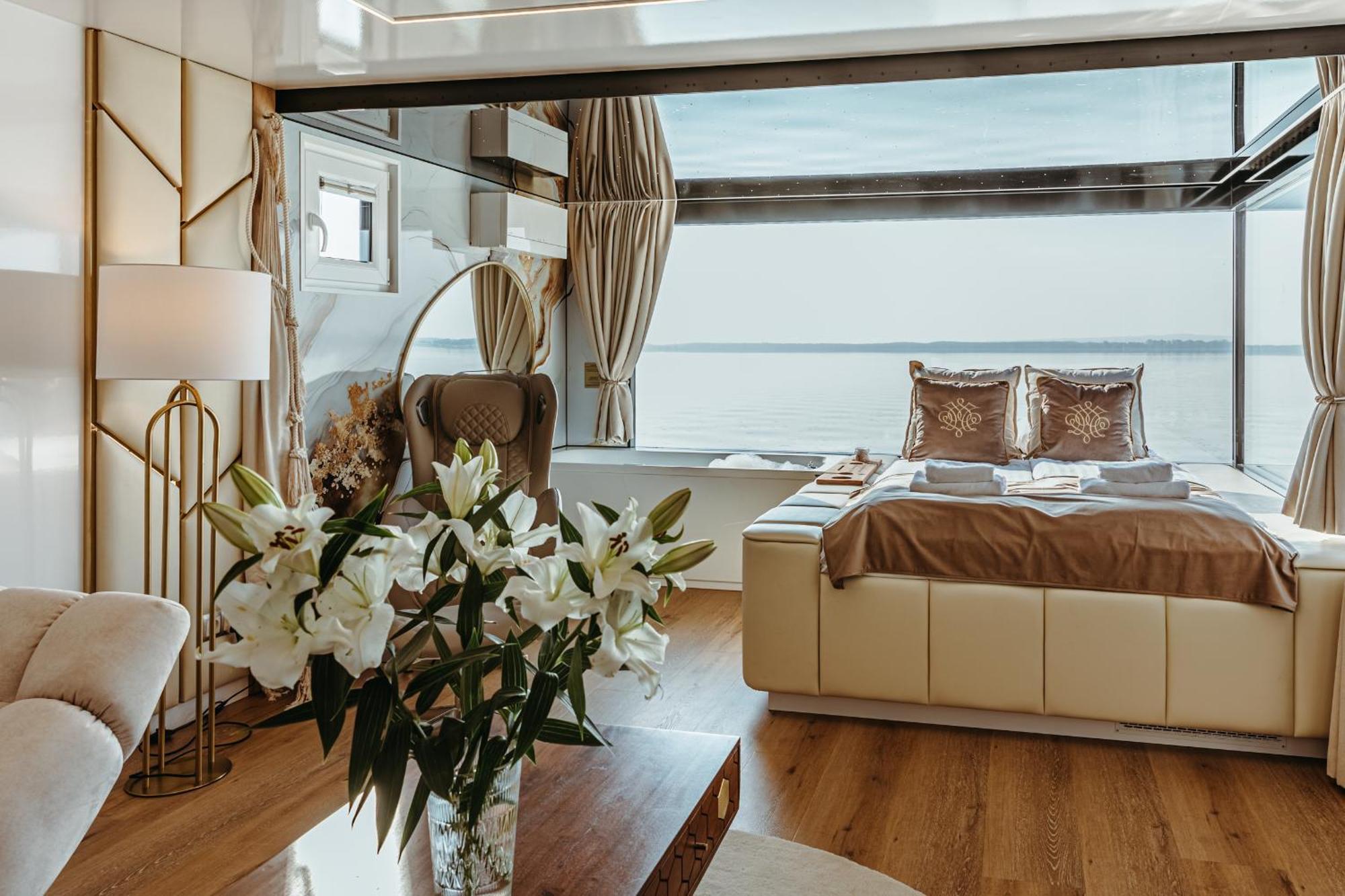 Grand Ht Houseboats - Domki Na Wodzie - Sauna, Jacuzzi, Kominek Мельно Экстерьер фото