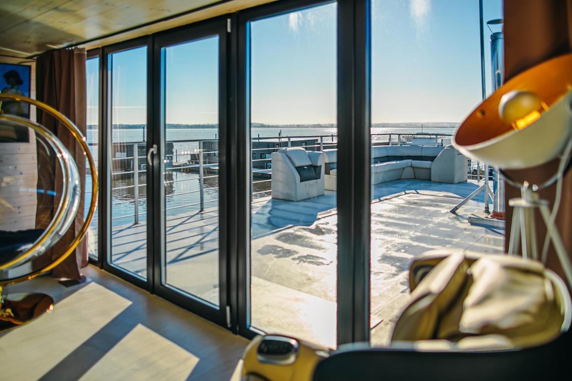 Grand Ht Houseboats - Domki Na Wodzie - Sauna, Jacuzzi, Kominek Мельно Номер фото